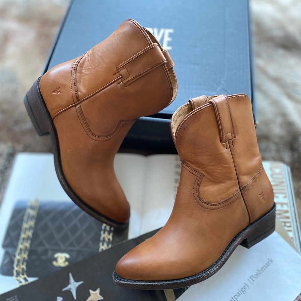 Frye Billy Short Boots
